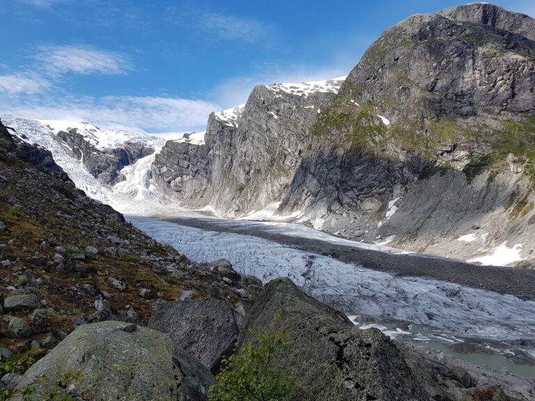 Isbre Bresenter no Korleis Fjord Fjell Og Bre Er Danna Og Forma 